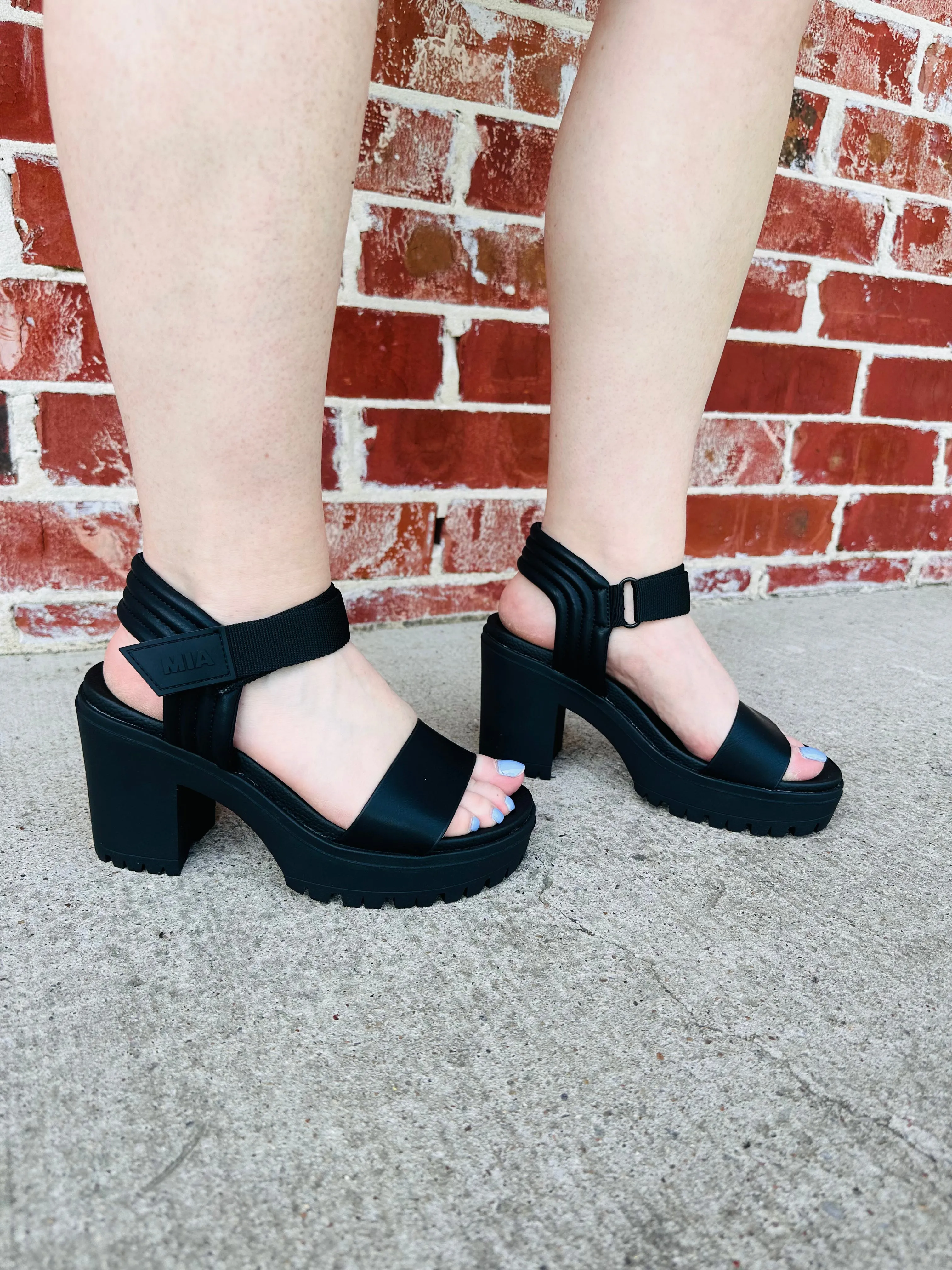 Black Ivelissa Platform Heel