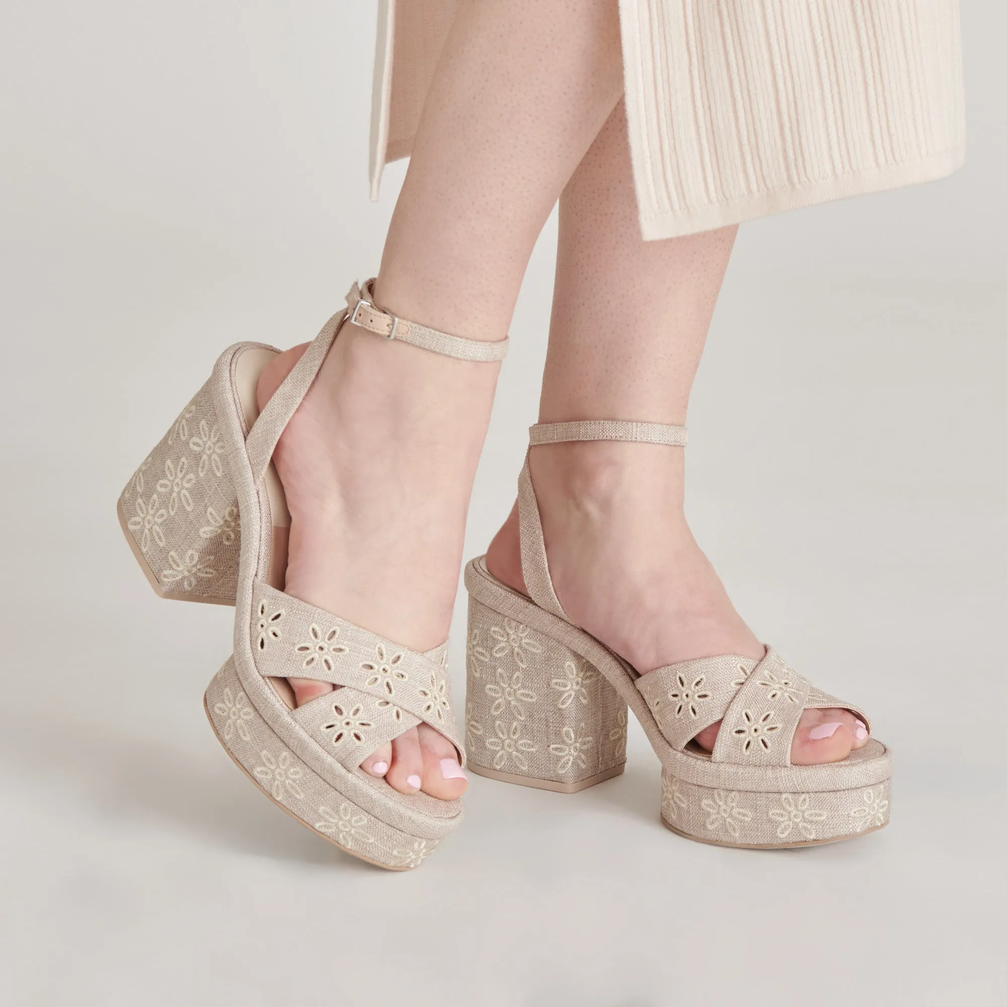 LAISHA HEELS ALMOND FLORAL EYELET