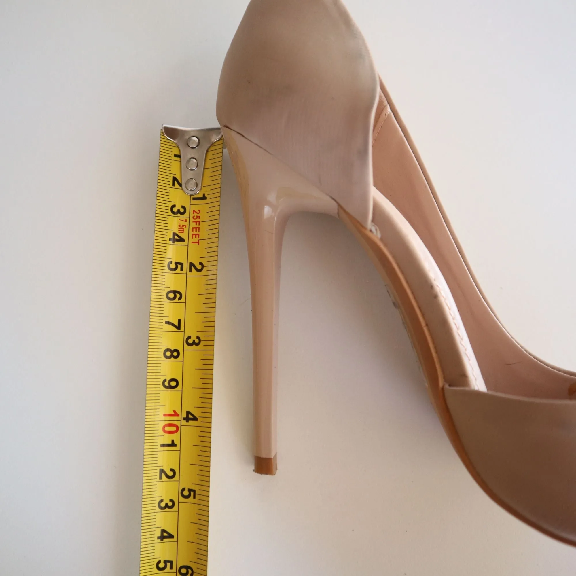 Shoe Republic LA Nude Beige Pointed Toe Stiletto High Heels Women's Size 6.5